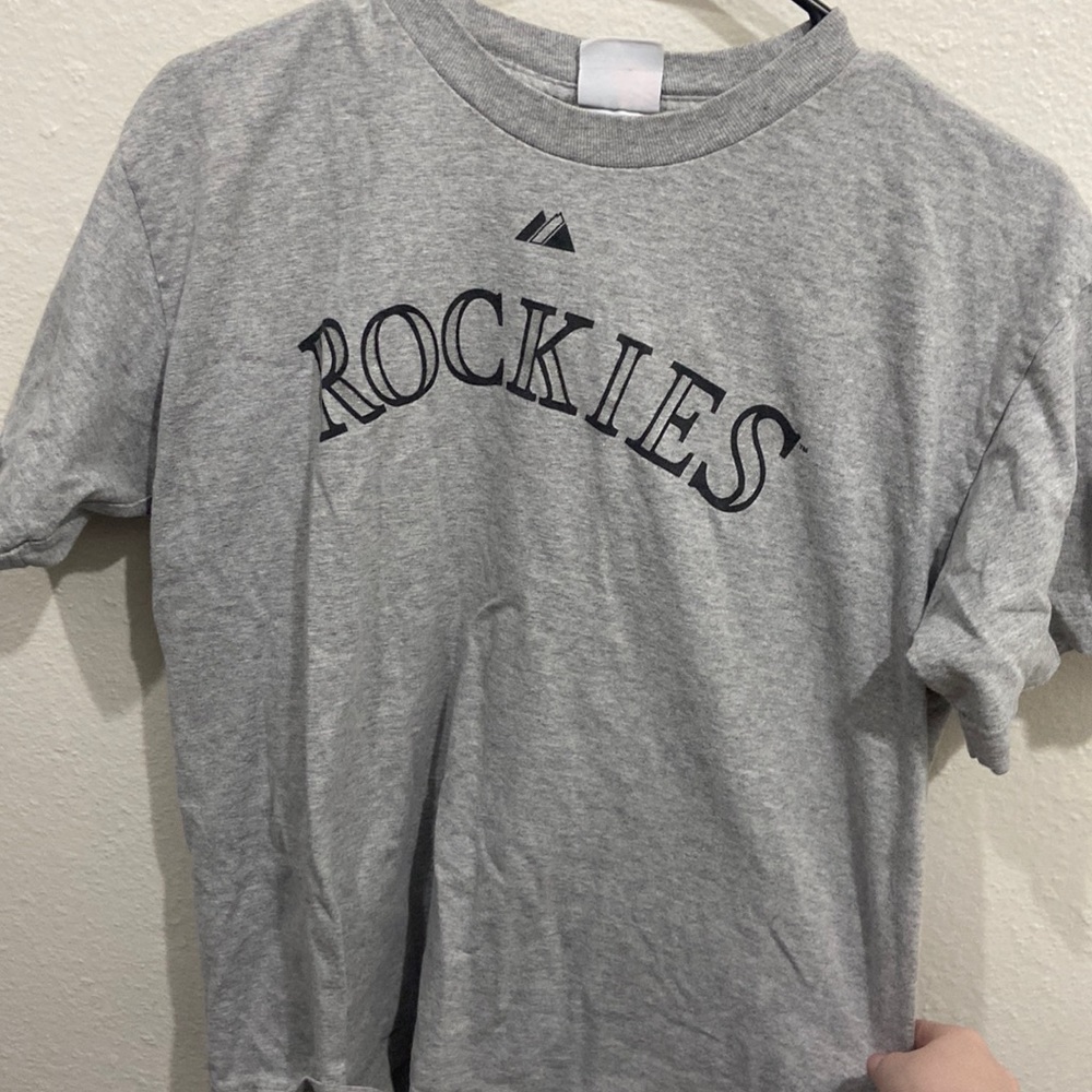 González Rockies tee shirt. Made by majestic